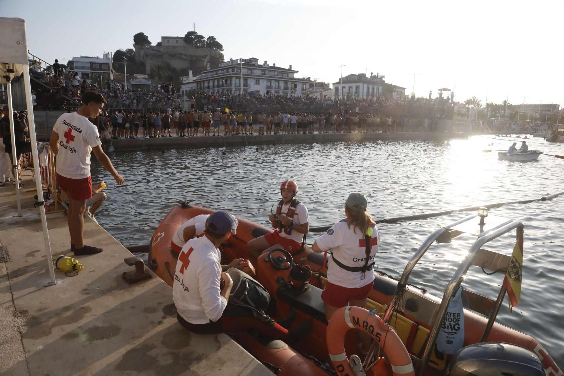 Así ha sido la entrada y primera sesión de &#039;bous a la mar&#039; en Dénia