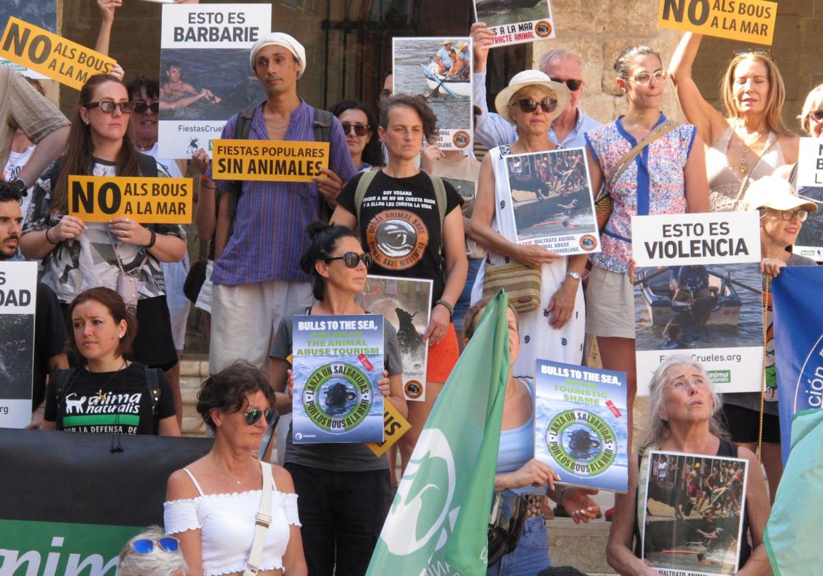Protestas en Dénia contra els &#039;Bous a la mar&#039;