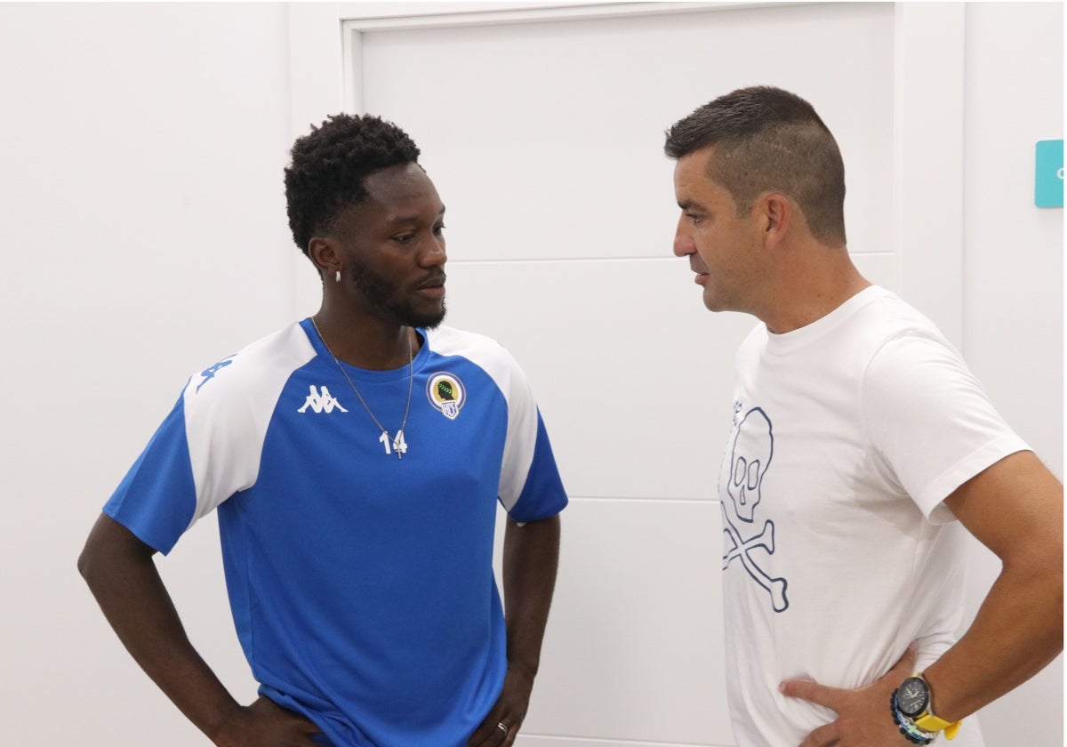 Ben Hamed and Rubén Torrecilla during medical tests.