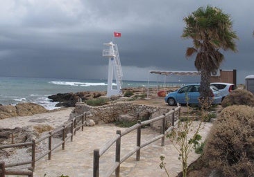 Beaches in two Alicante municipalities closed due to waste presence
