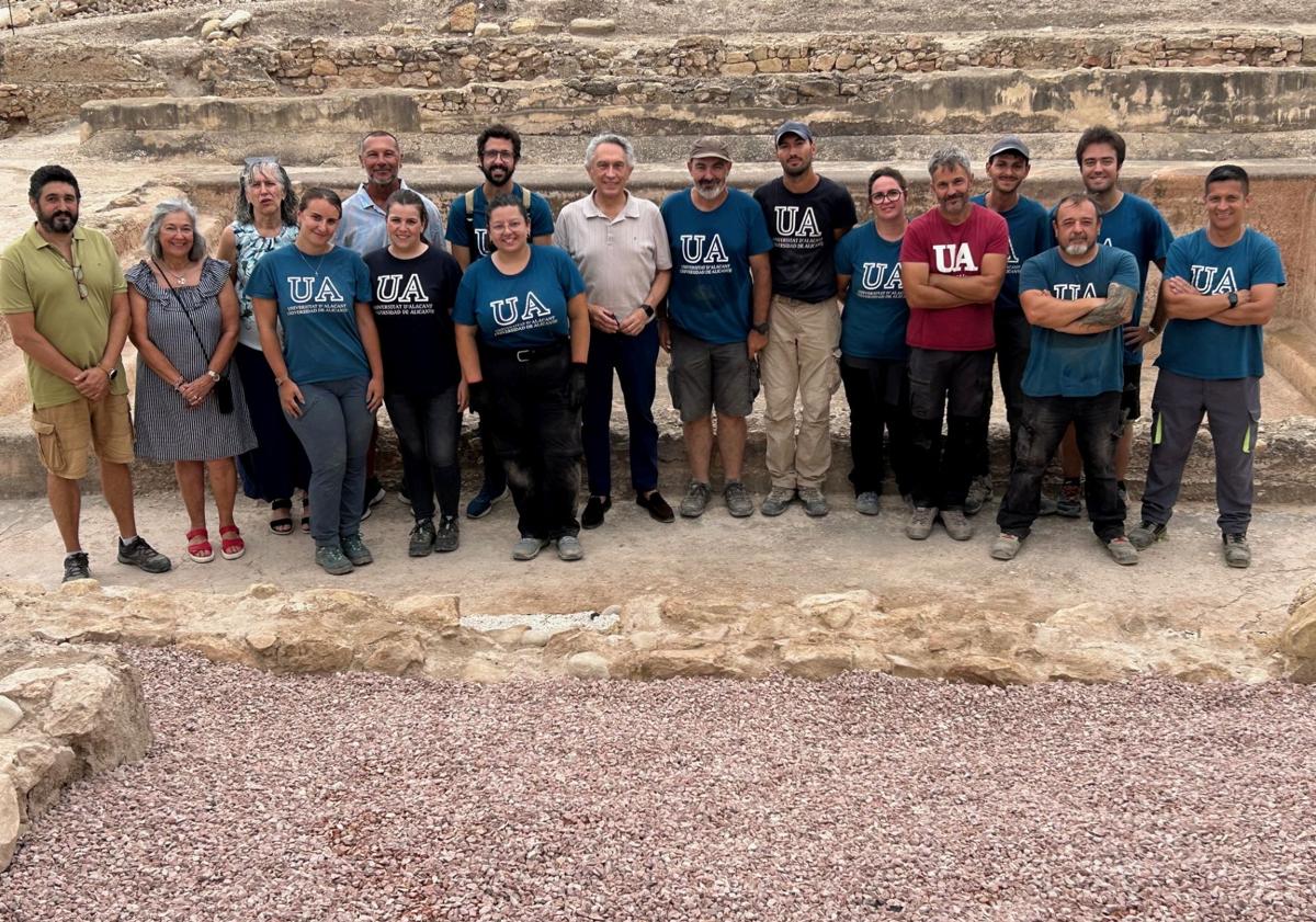 Imagen principal - Excavation campaigns in La Alcudia.