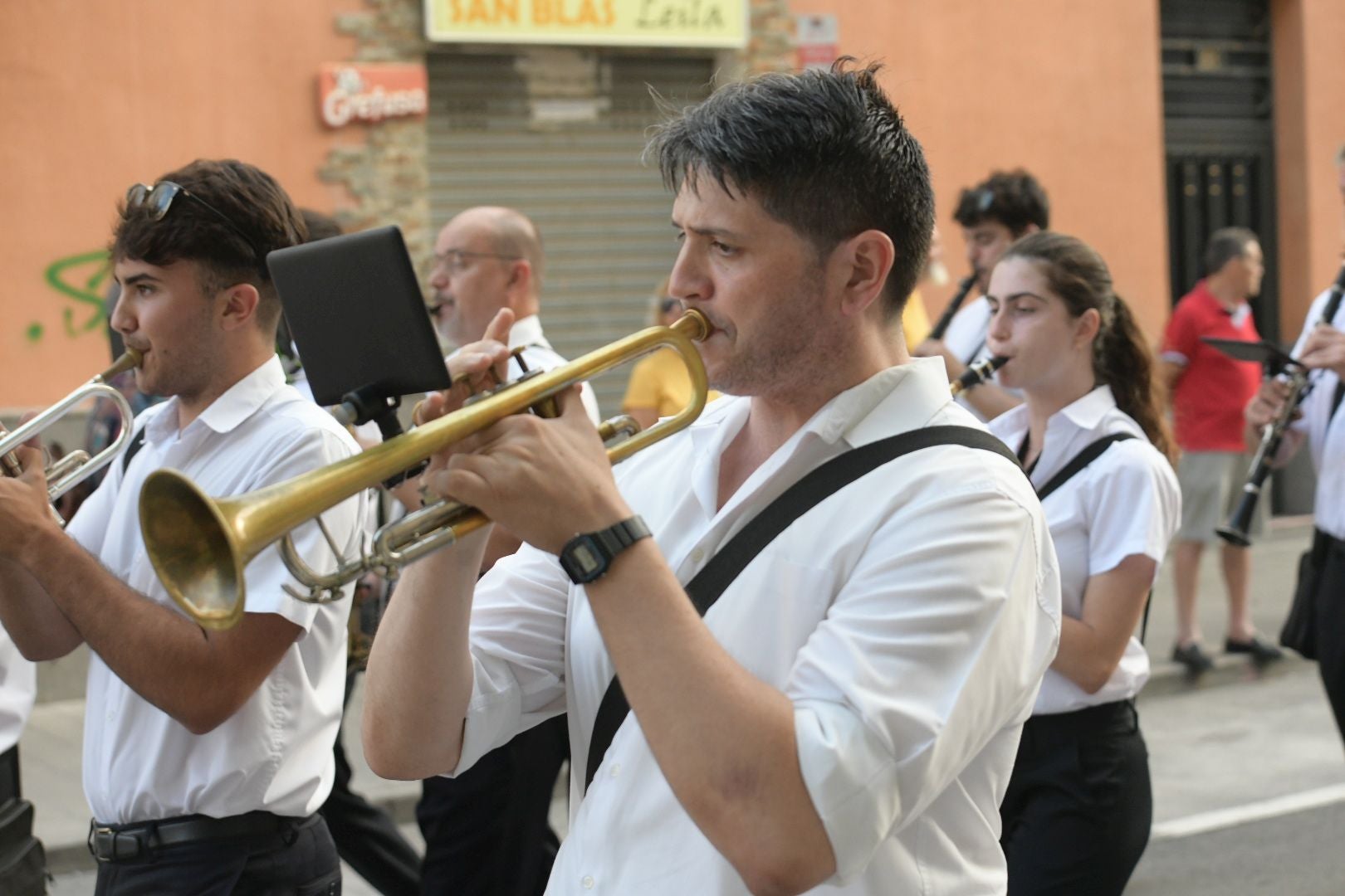 La Entrada de Bandas pone música a las fiestas de Moros y Cristianos de San Blas