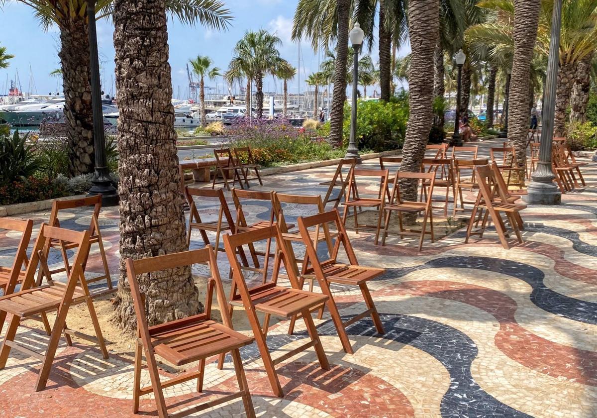 Chairs on the Explanada.