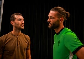 Petrot, durante una de sus primeras apariciones como futbolista del Elche.