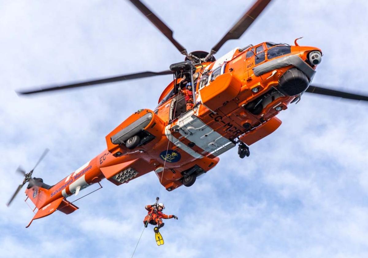 The Helimer Maritime Rescue helicopter during a rescue operation.