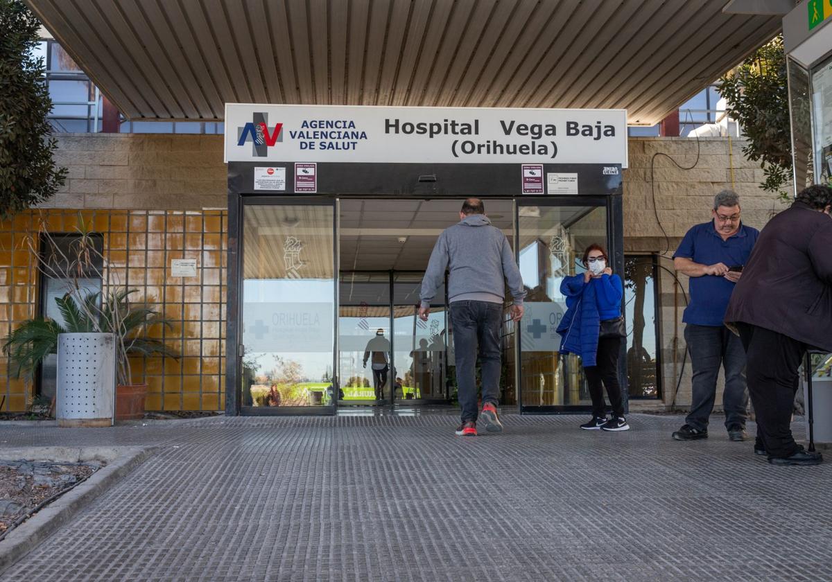 Acceso al Hospital Vega Baja de Orihuela.