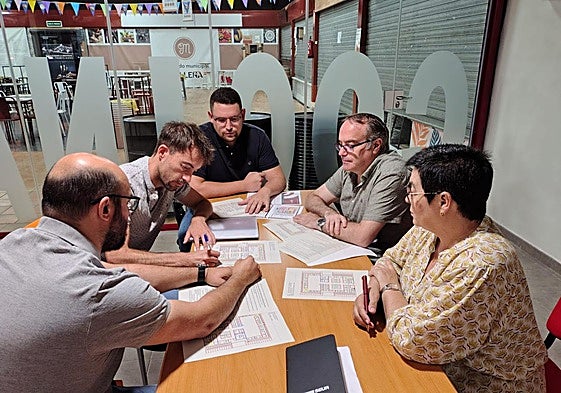 Reunión con los arquitectos municipales y responsables del estudio redactor del proyecto.