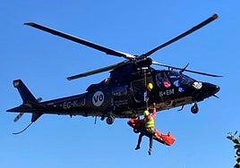Helicóptero en pleno rescate en la Comunitat