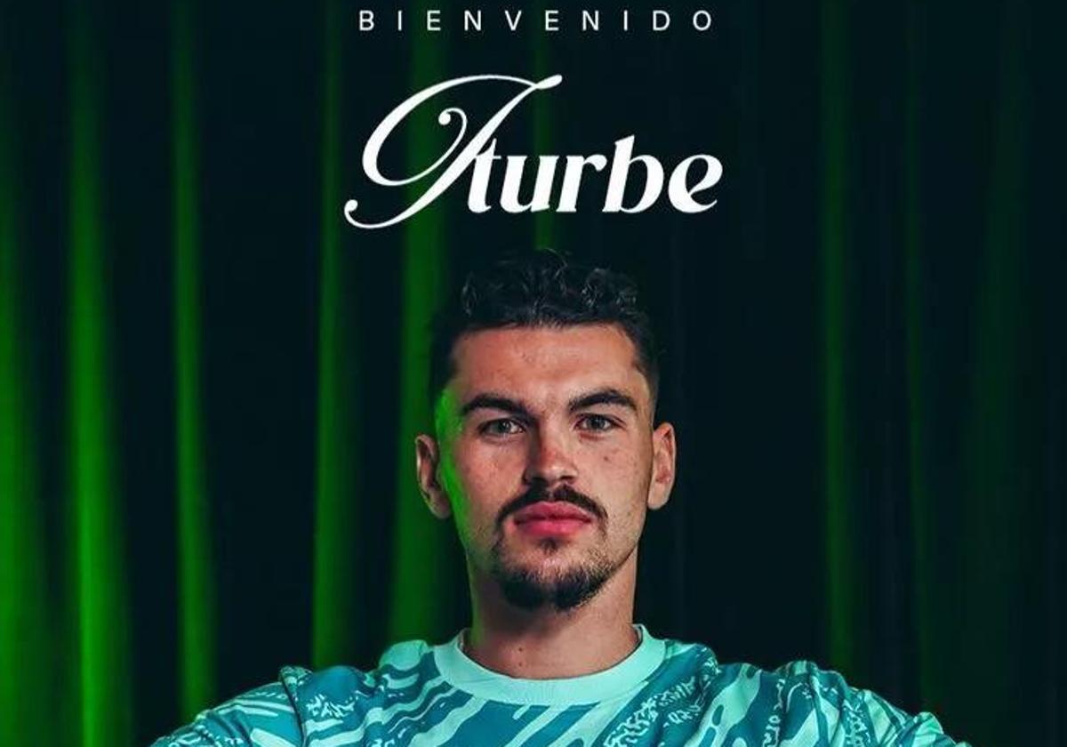 Alejandro Iturbe durante la presentación con el Elche CF