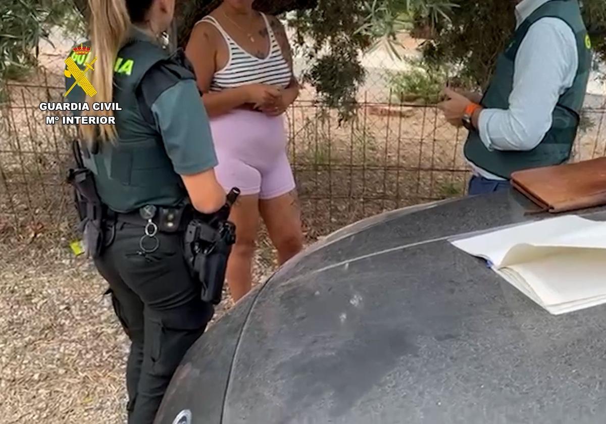 One of the victims of the network freed by the Civil Guard.
