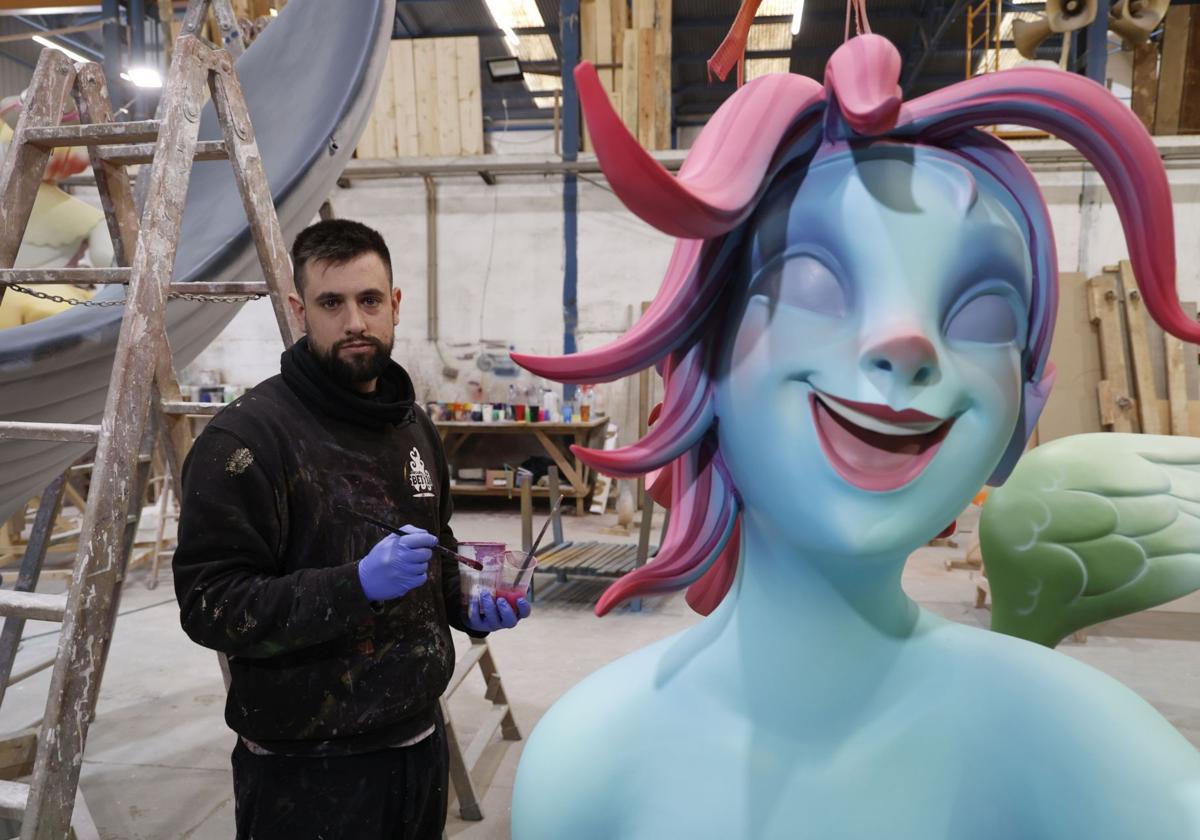 Josué Beitia in his workshop.