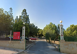 Acceso al CAMP Santa Faz de Alicante.