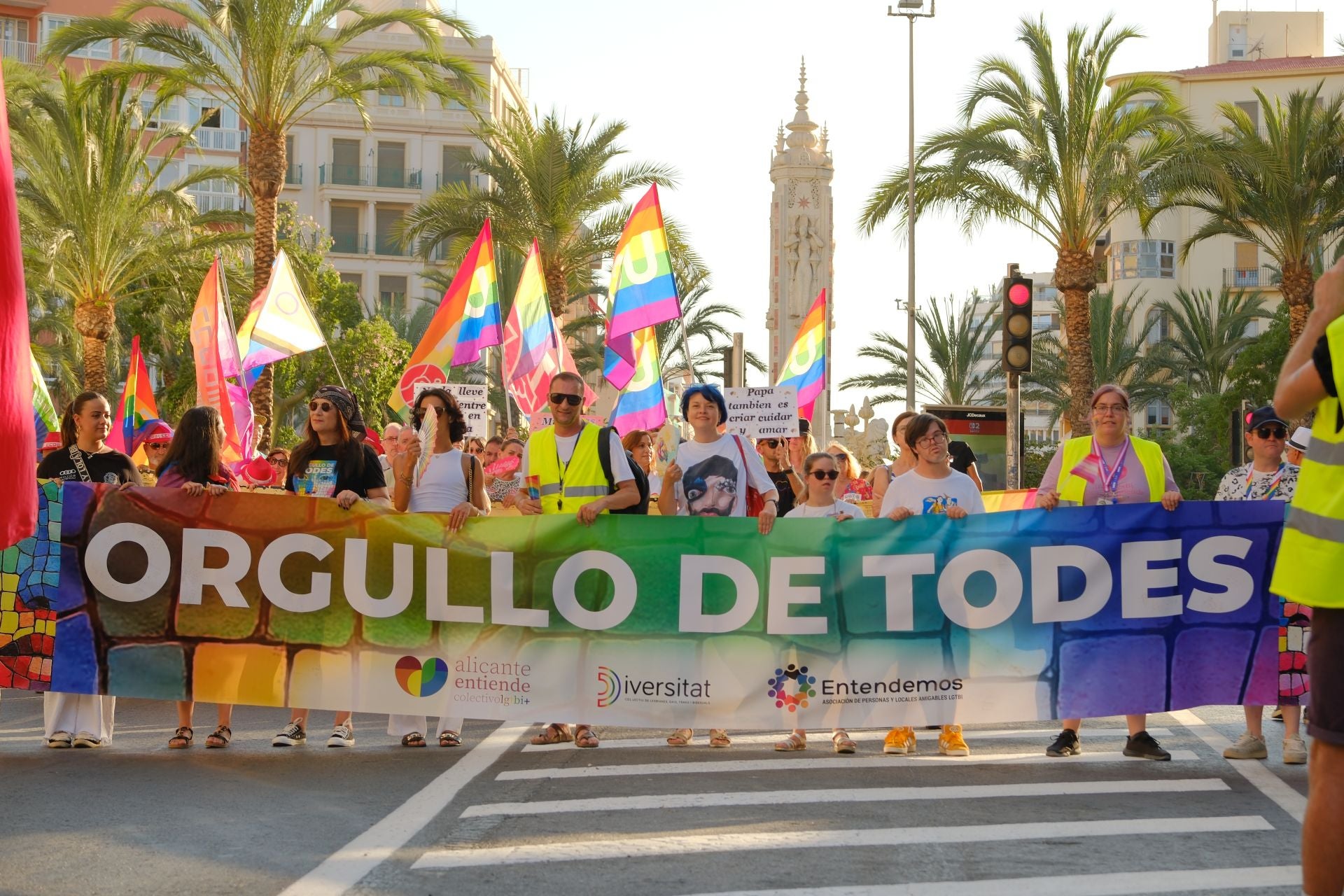 Alicante celebra el Orgullo entre fiesta y reivindicación