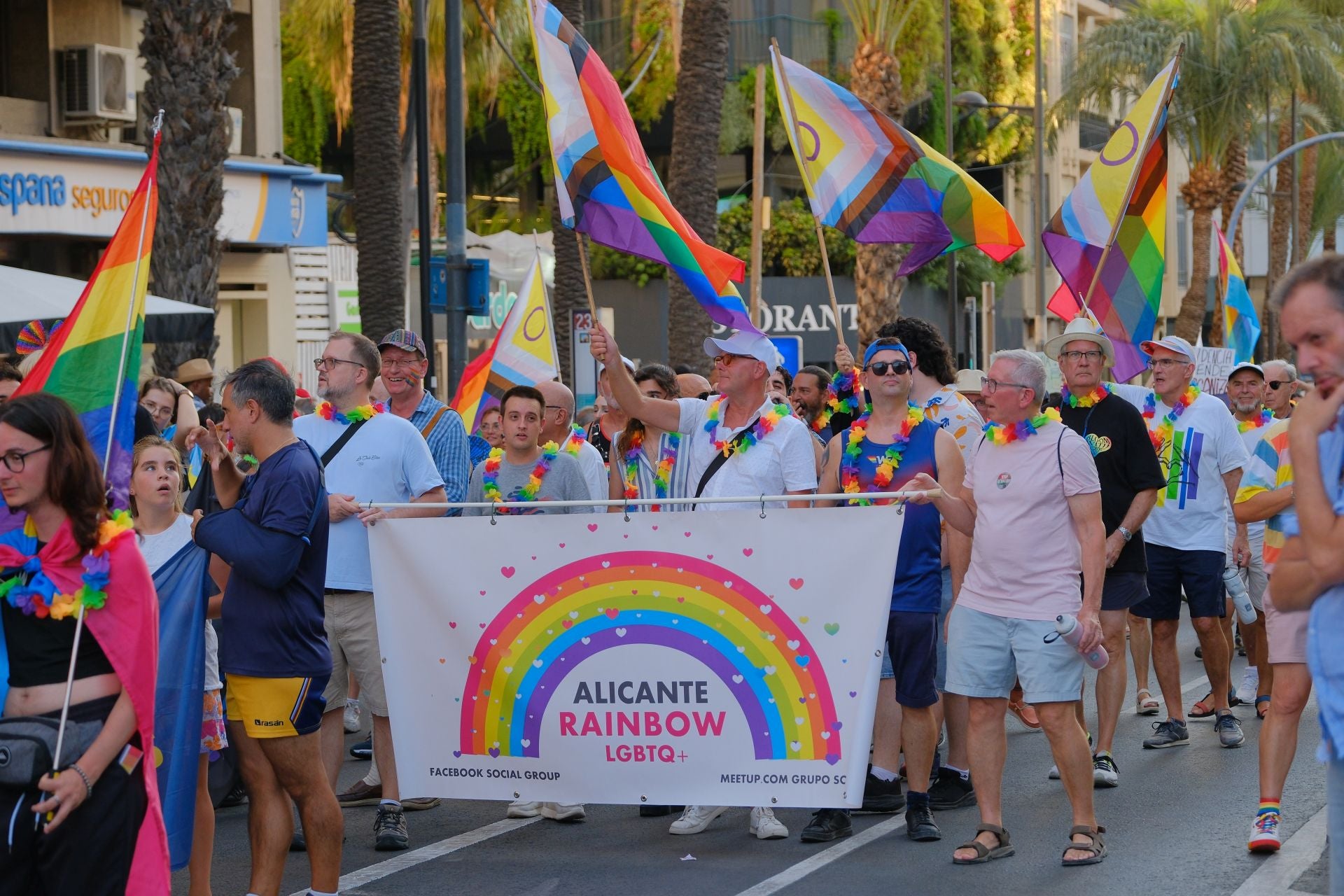 Alicante celebra el Orgullo entre fiesta y reivindicación