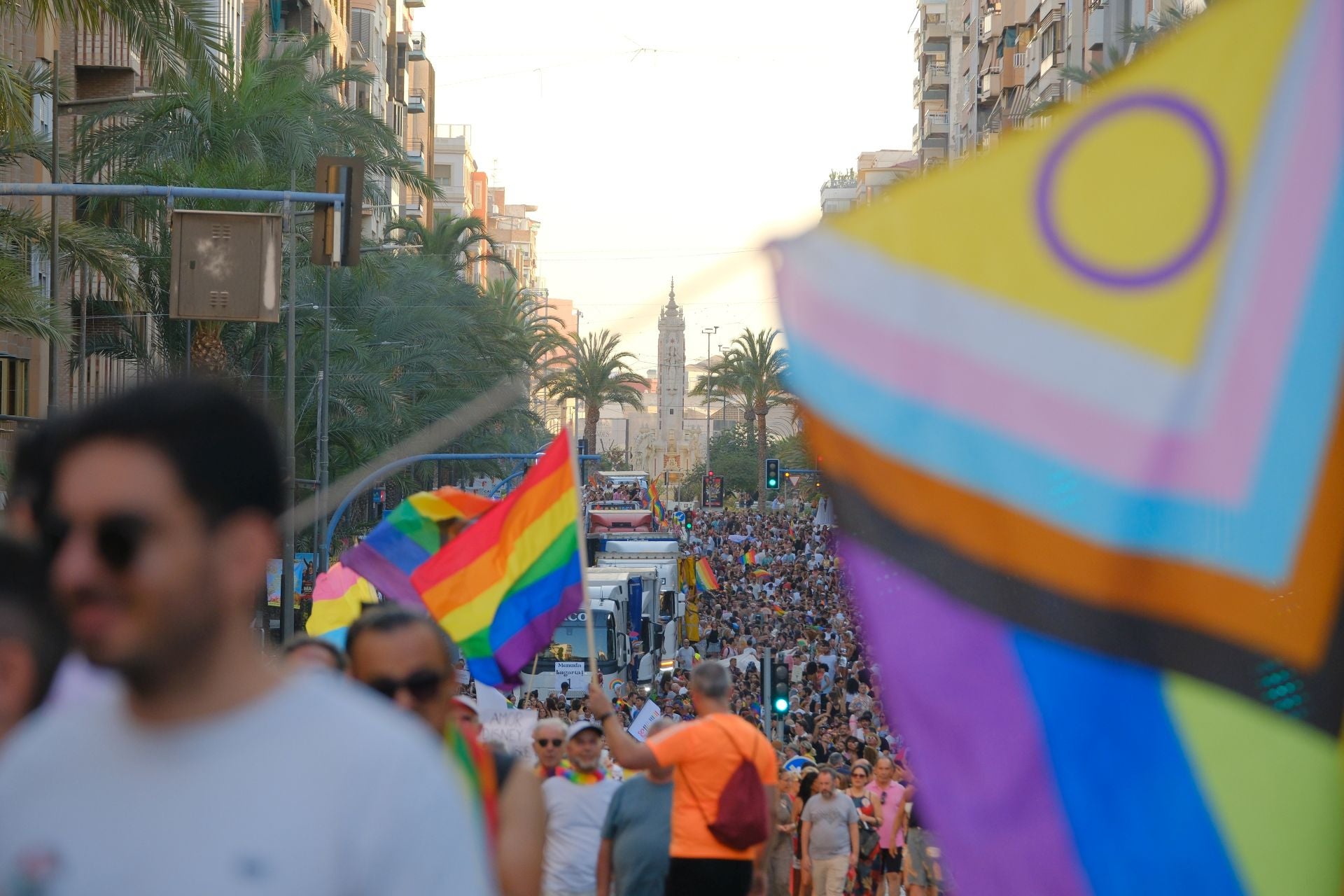 Alicante celebra el Orgullo entre fiesta y reivindicación
