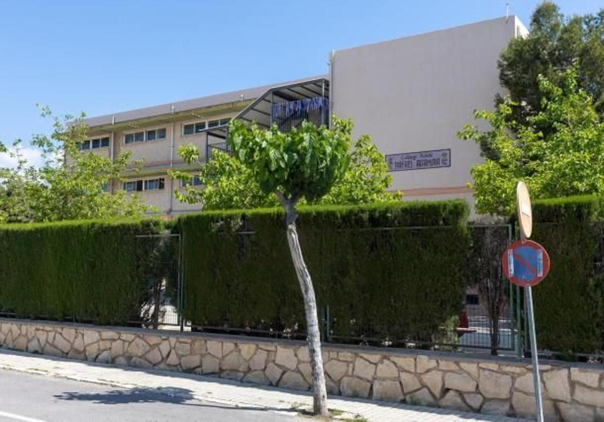 Fachada del colegio Rafael Altamira de El Campello