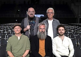 Ian Anderson (arriba a la izquierda) junto al resto de integrantes actuales de Jethro Tull.