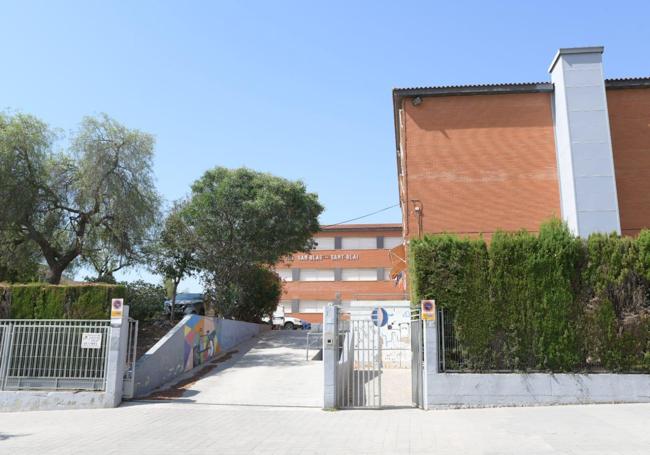 Acceso al IES San Blas de Alicante.