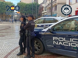 Agentes de la Policía Local y Nacional de Elche, en una imagen de archivo.