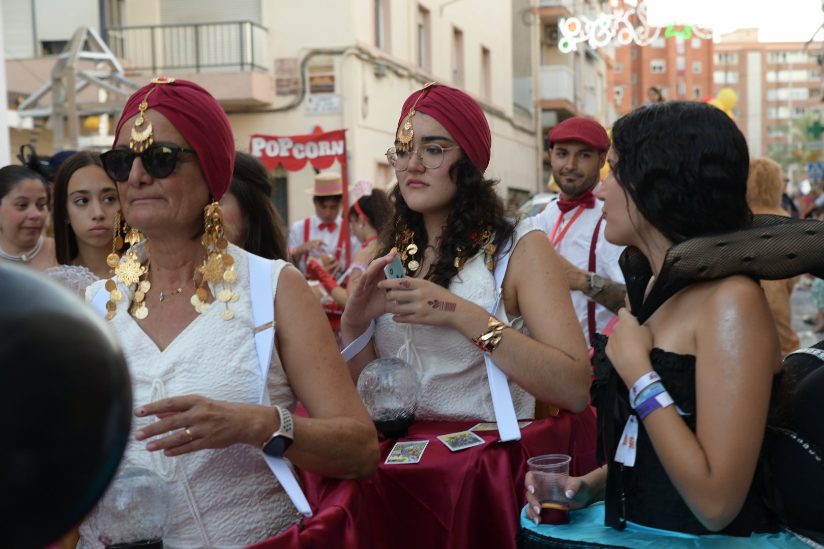 La fiesta sigue en San Gabriel: desfiles centenarios por el barrio