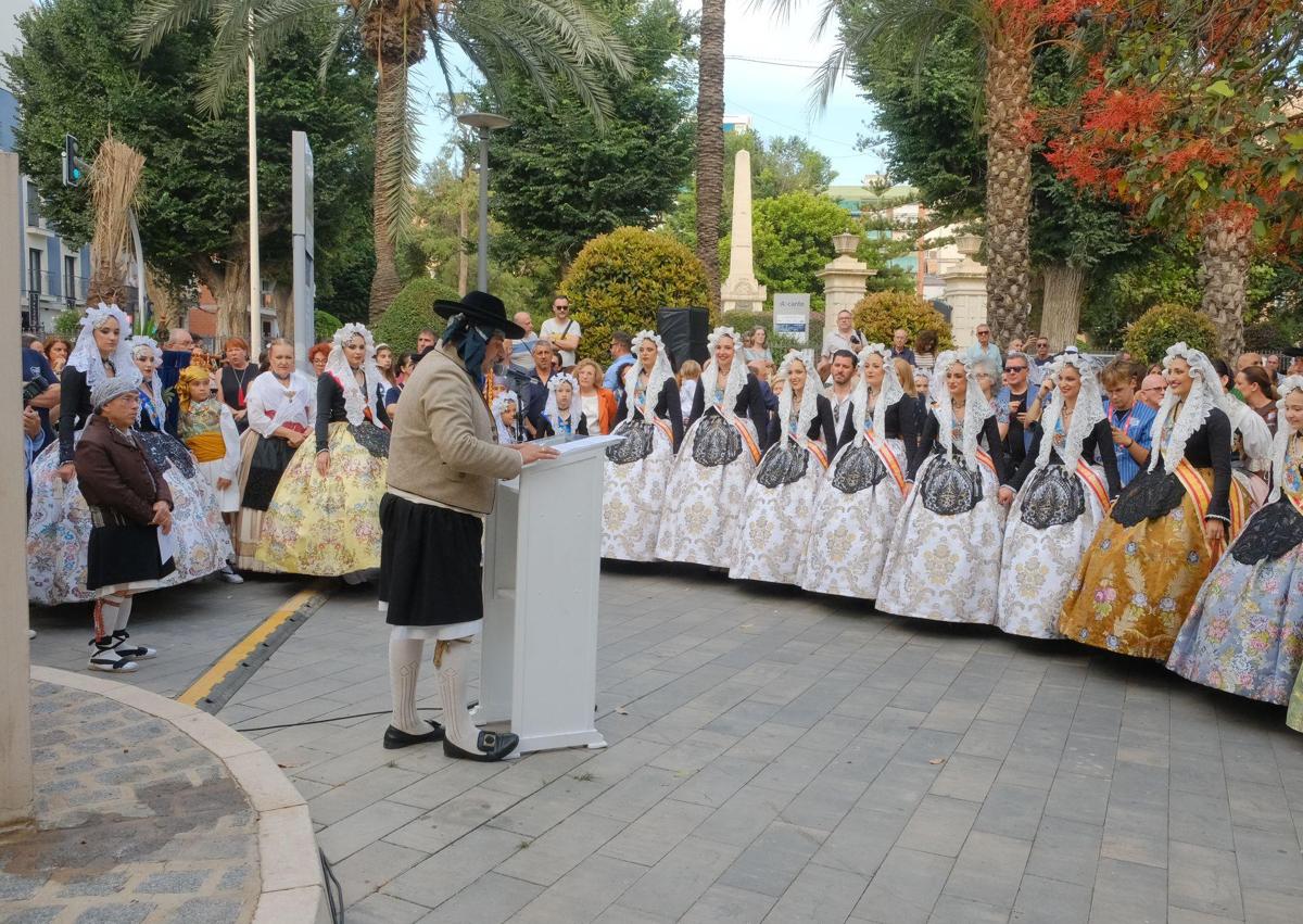 Imagen secundaria 1 - Acto-homenaje al foguerer y barraquer fallecido.