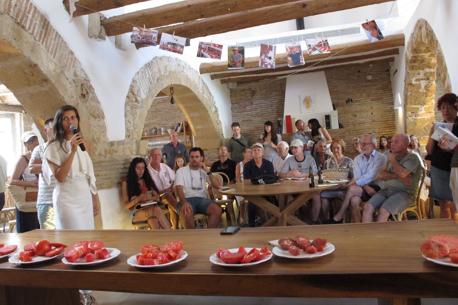 La Marina Alta rinde culto al agricultor local eligiendo su mejor tomate