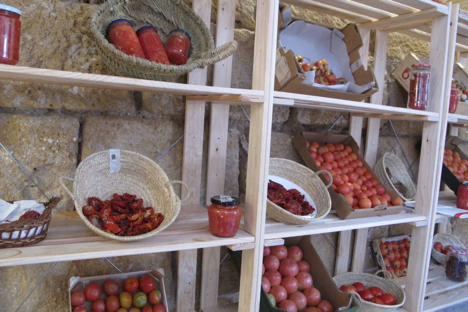 La Marina Alta rinde culto al agricultor local eligiendo su mejor tomate