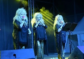 Las Supremas de Móstoles hacen bailar a los vecinos de San Gabriel al ritmo de clásicos