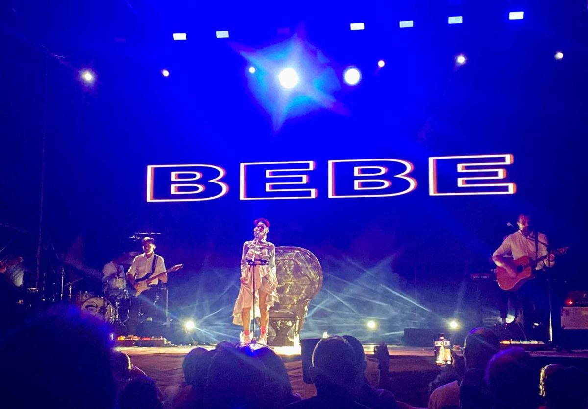 Imagen principal - Varios momentos del concierto. 