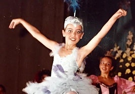 Noelia Rondón durante una actuación, de pequeña.