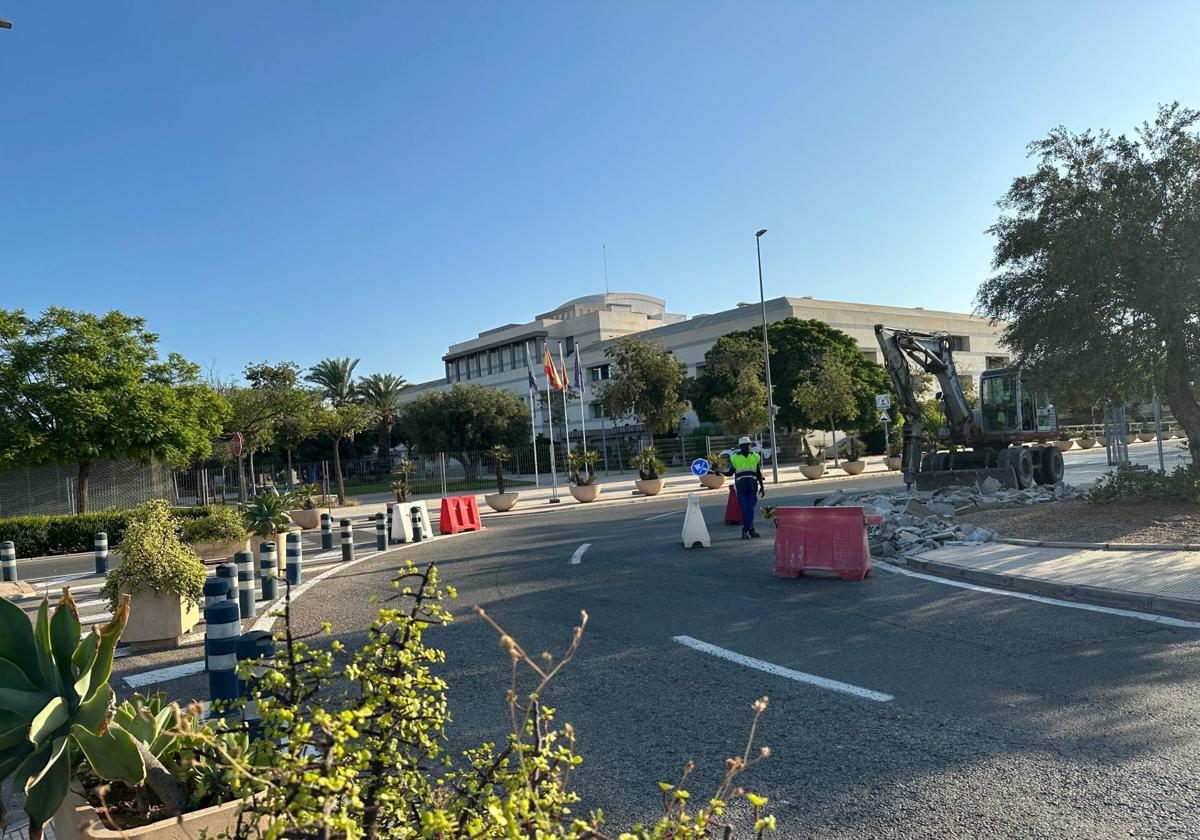 Construction at the University of Alicante roundabout