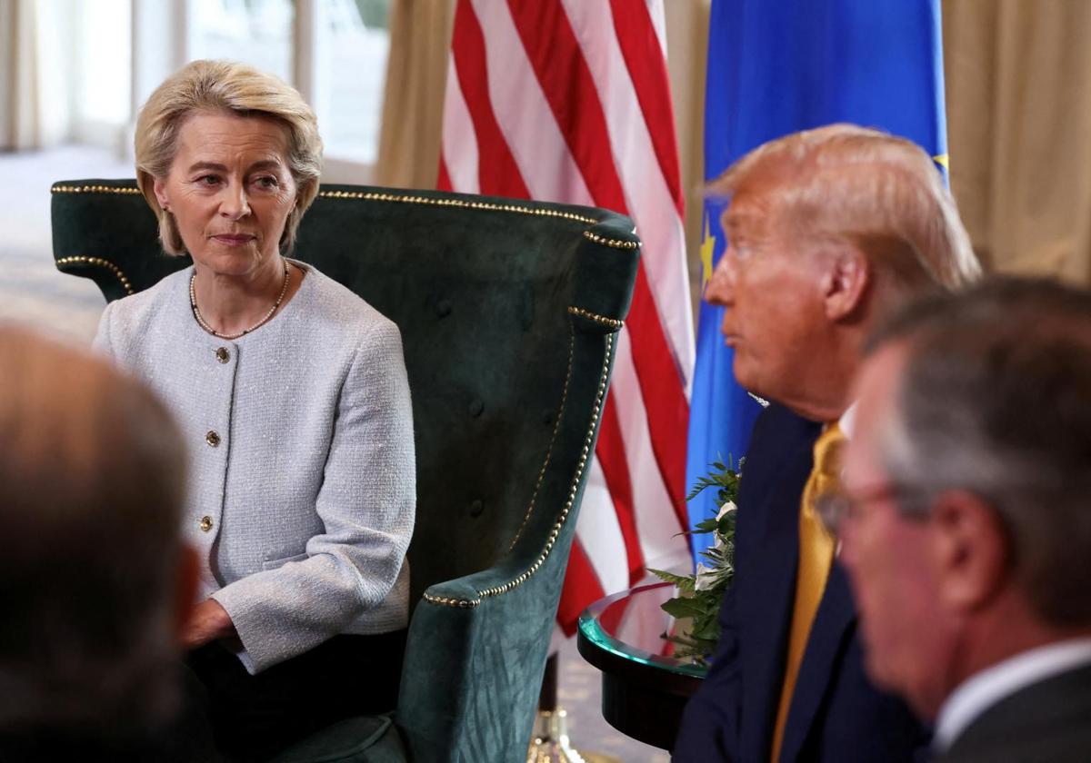 La presidenta de la Comisión Europea, Ursula von der Leyen, con el presidente de los EE UU, Donald Trump.