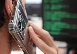 Uno de los investigadores explica la estafa que ha dejado 30 víctimas en la provincia de Alicante.