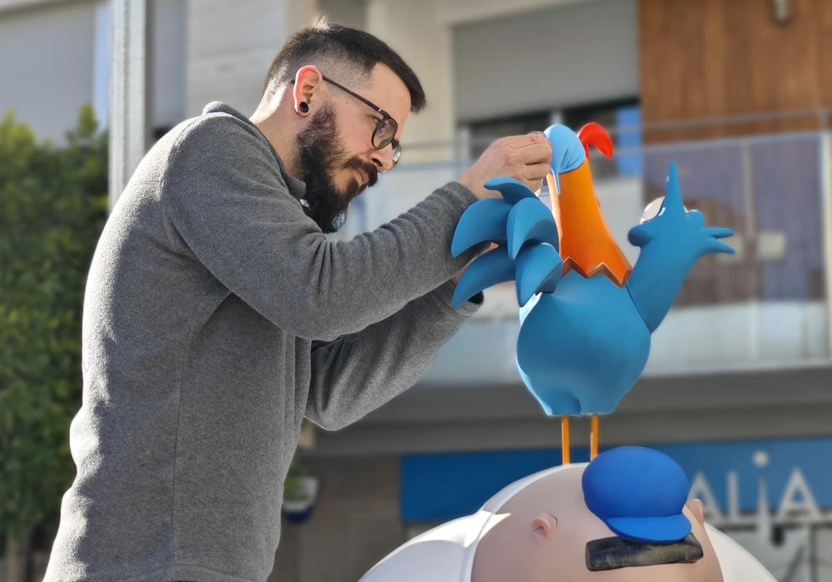 El artista Grego Acebedo durante una plantà.