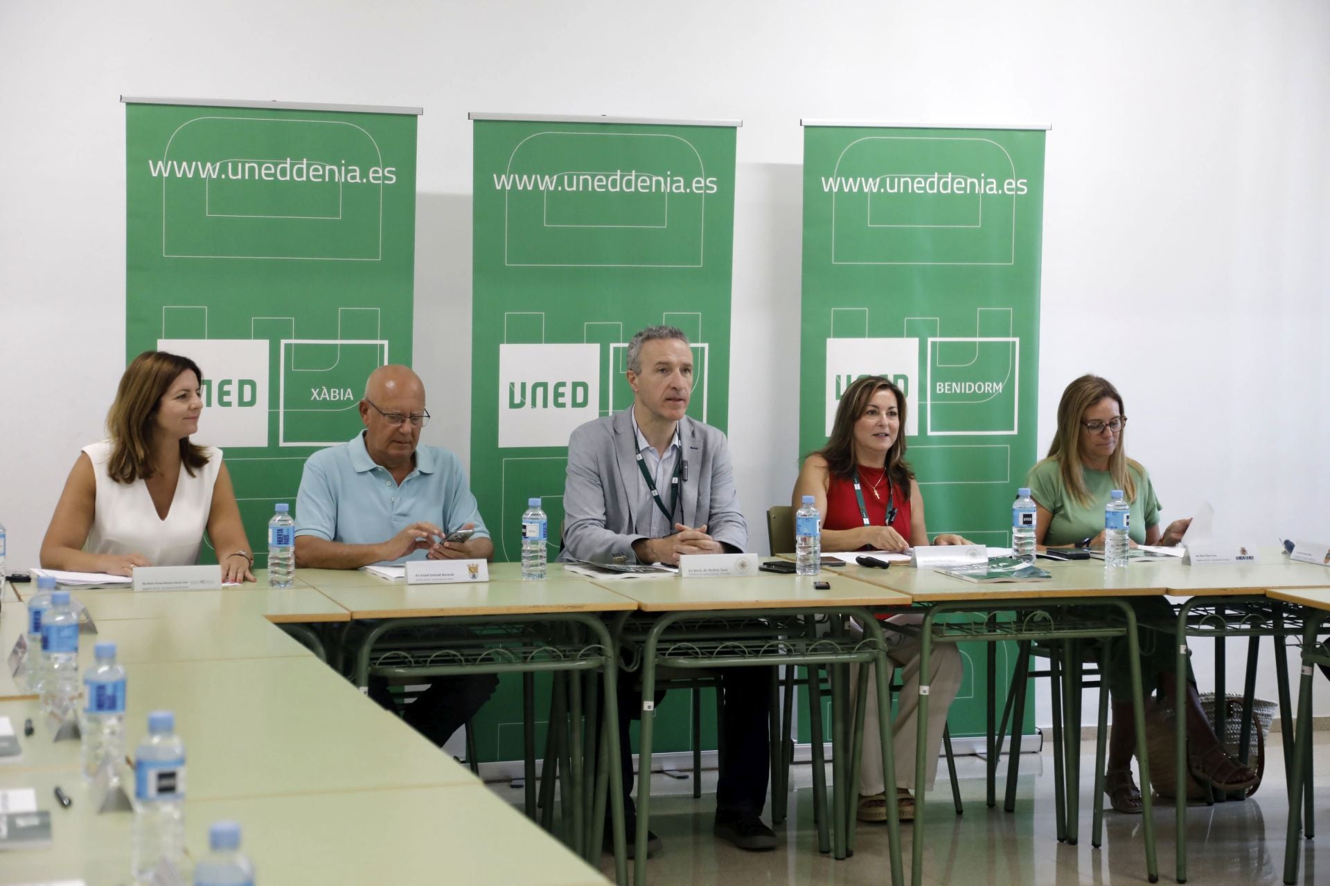 Imagen secundaria 2 - Cargos reunidos en la Junta