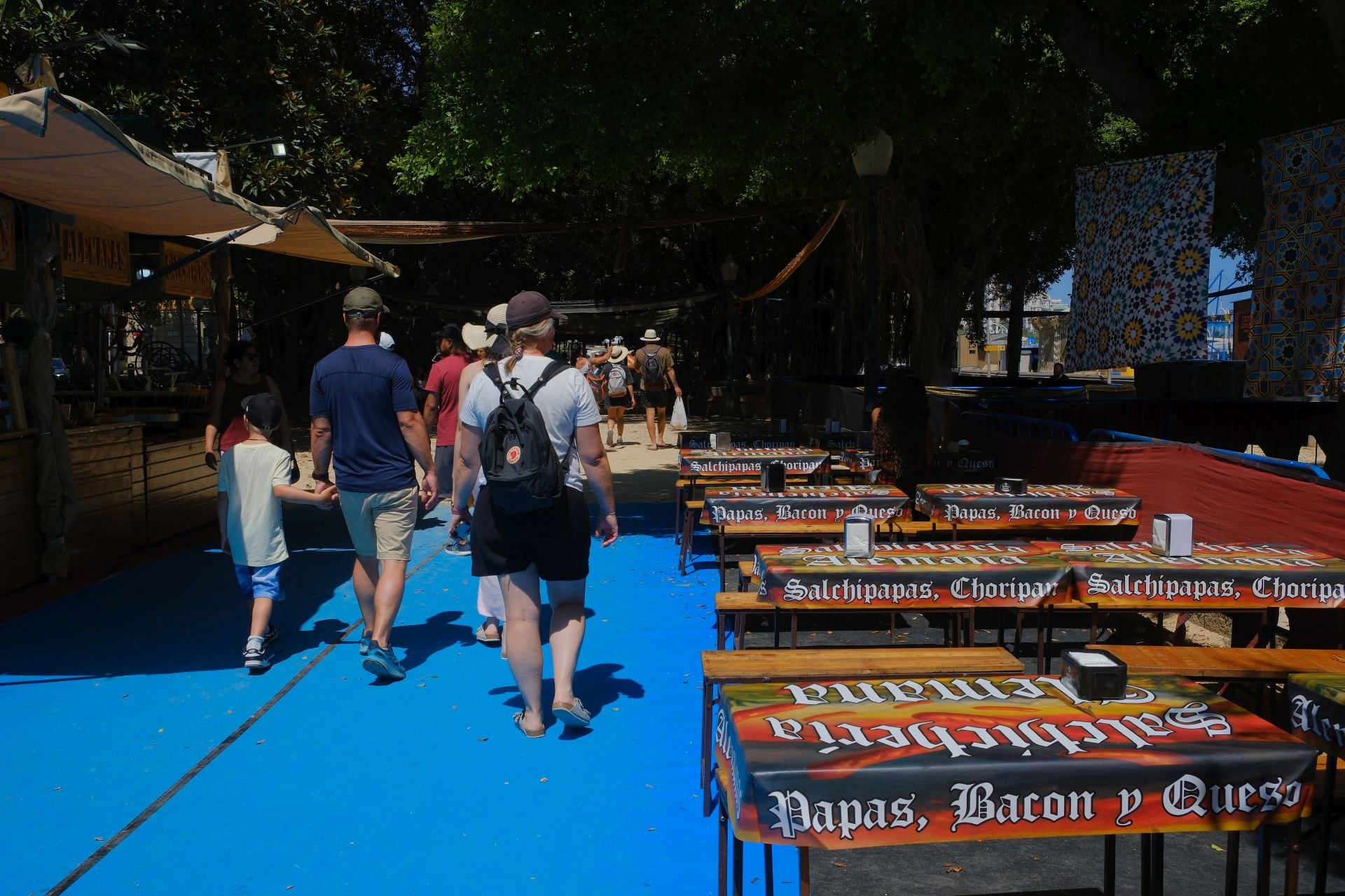 El paseo de Canalejas se transforma en el gran zoco árabe de Alicante