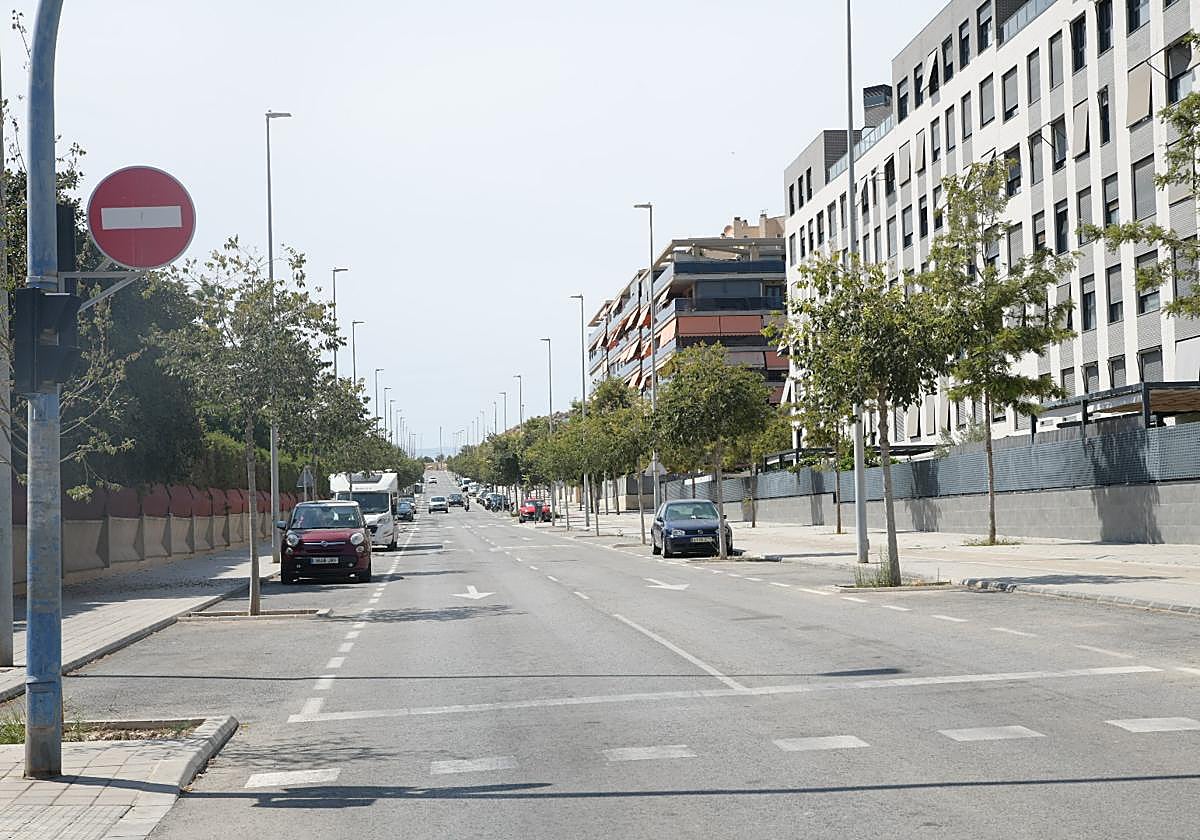 Avenida isla de Corfú, donde convergen cuatro centros escolares a falta de El Somni.