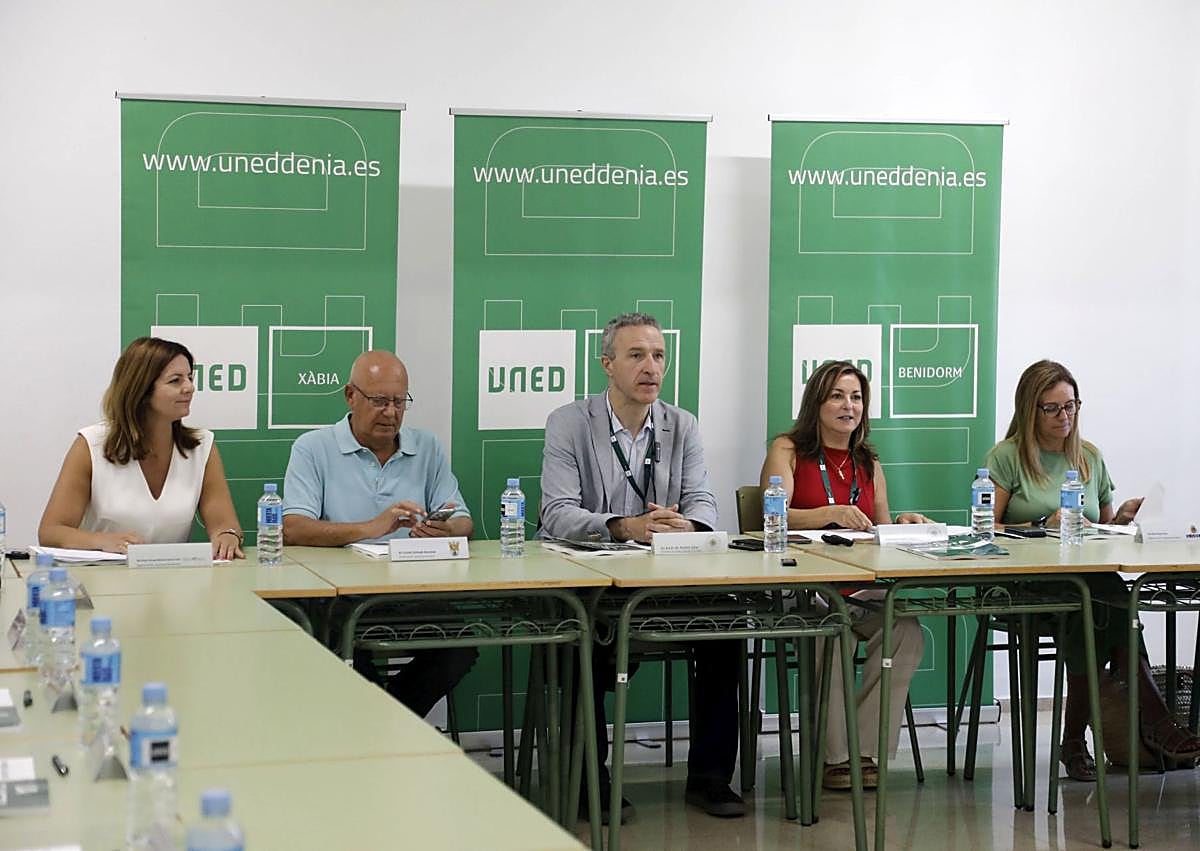 Imagen secundaria 1 - Cargos reunidos en la Junta