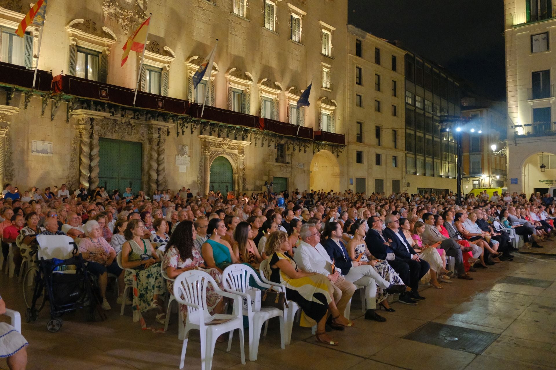 Alicante se emociona con la Alborada a la Virgen del Remedio