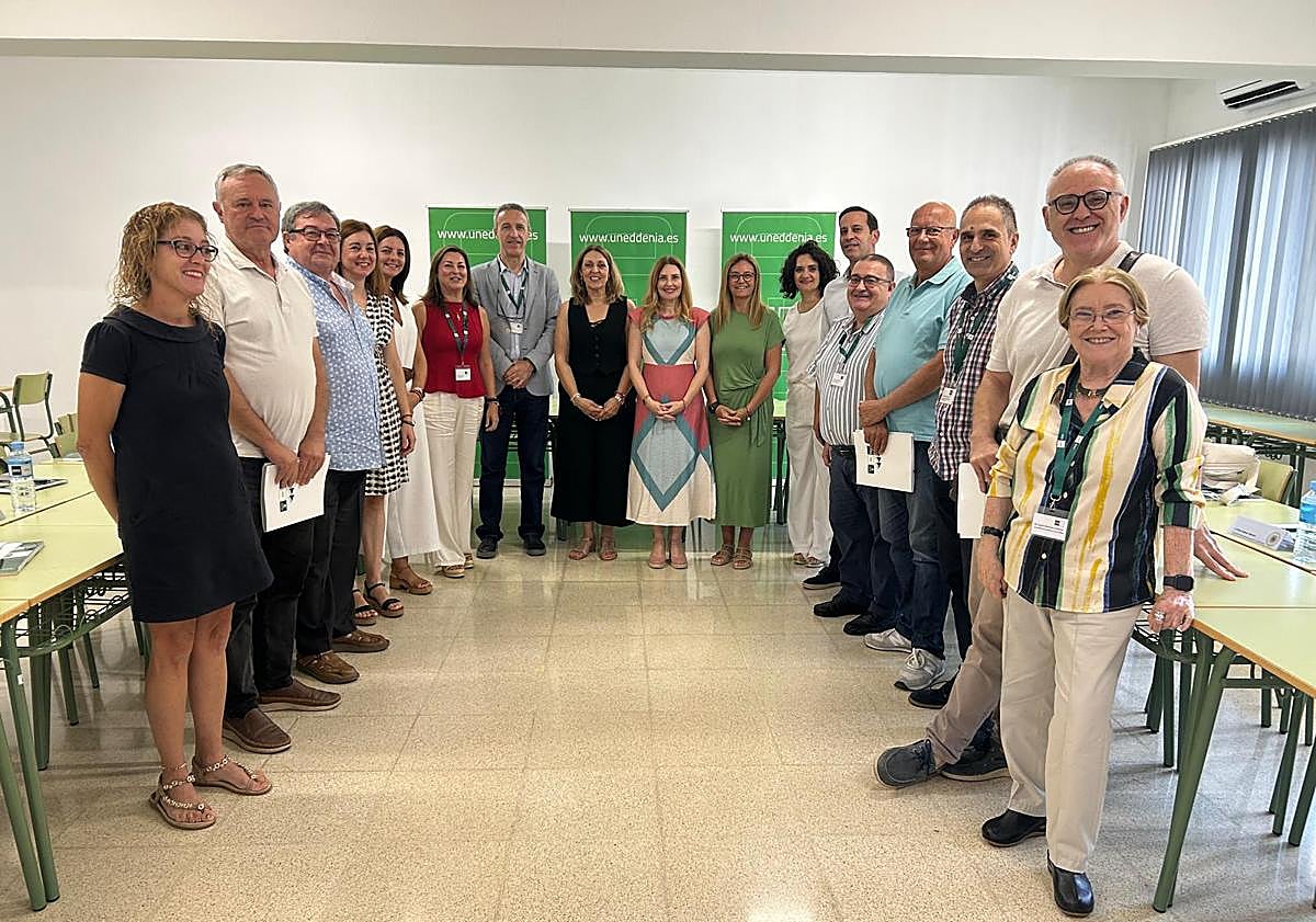 Imagen principal - Cargos reunidos en la Junta