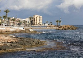 Una playa en Torrevieja.