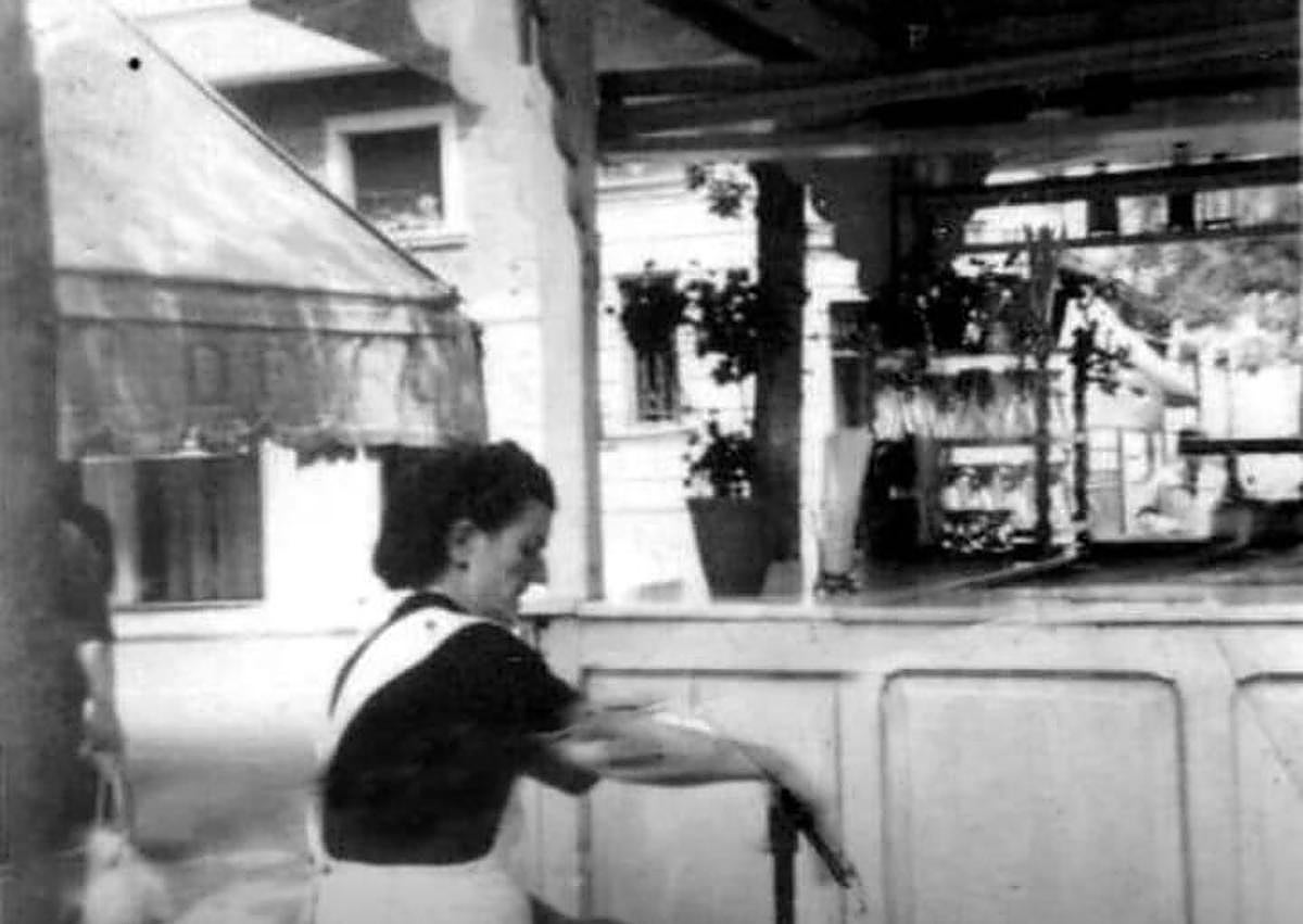 Imagen secundaria 1 - El quiosco en diferentes momentos de la historia. 