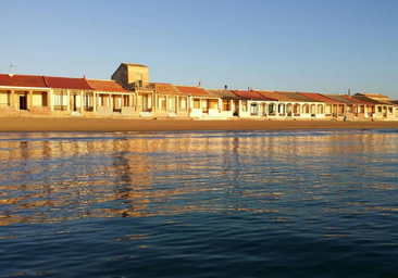Fiesta reivindicativa en la playa de Babilonia para evitar el derribo de casas
