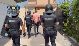 Detención de uno de los fugitivos.