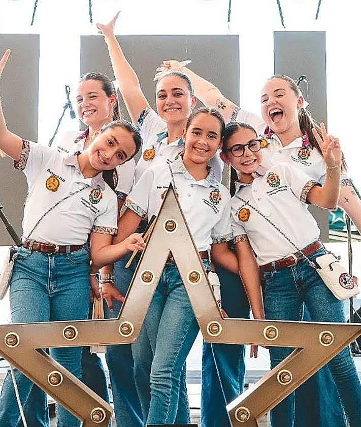 Imagen secundaria 2 - Algunos de los actos a los que han acudido las Reinas y Damas de Elche 2025