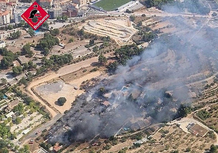 Vista aérea del lugar donde se han iniciado las llamas.