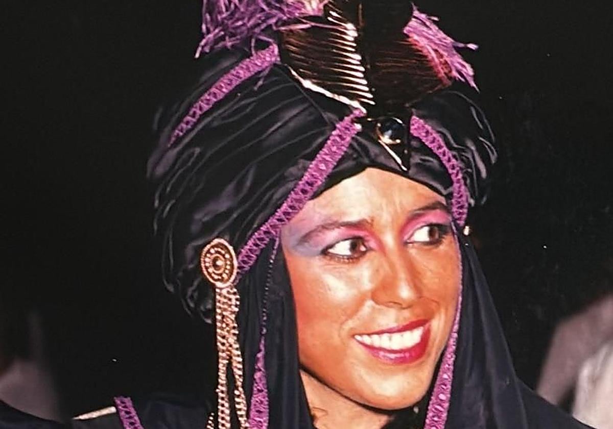 Imagen principal - María Teresa Escoda será la pregonera de las fiestas de Moros y Cristianos de Xixona 2025