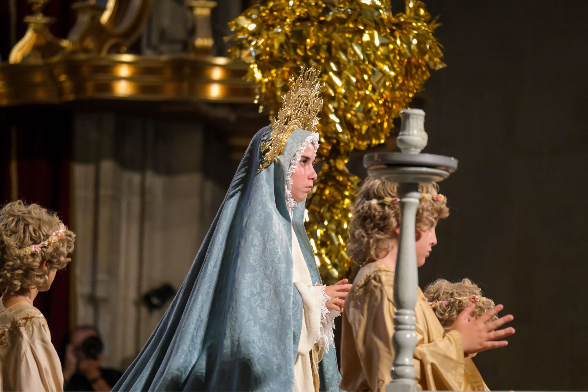 Elche celebra la última representación completa del Misteri antes de la Vespra