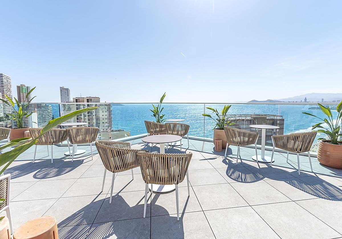Terraza del hotel en Benidorm