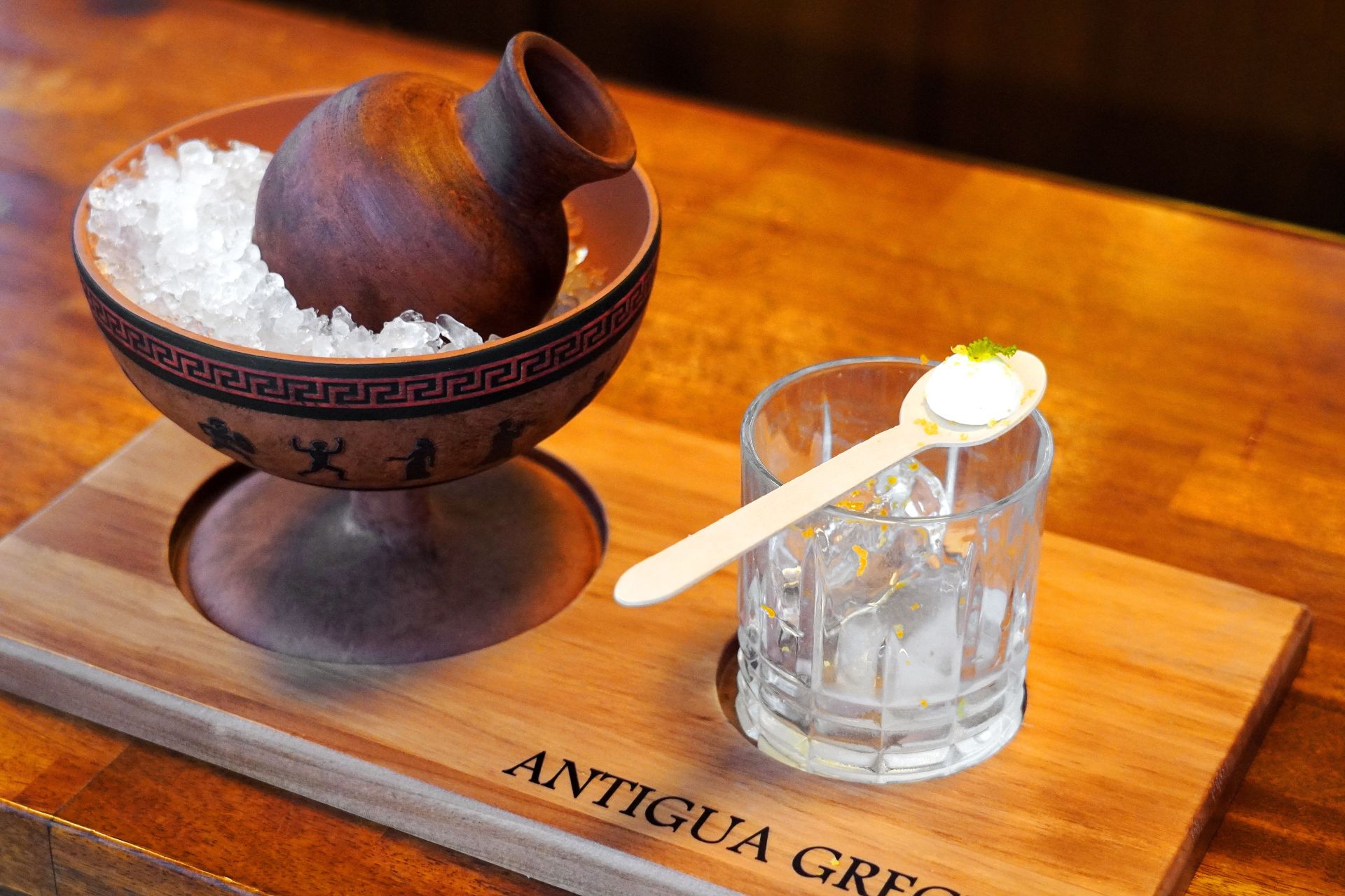 Presentación del cóctel de Grecia